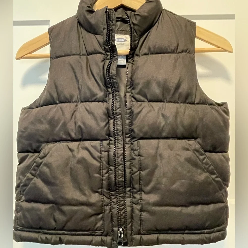 Old Navy black Puffer vest, size 5